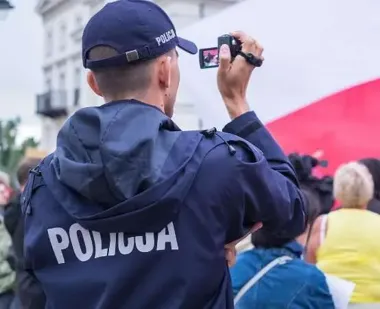 70-latek przewrócił się na chodniku w Stalowej Woli - policjanci byli pierwsi